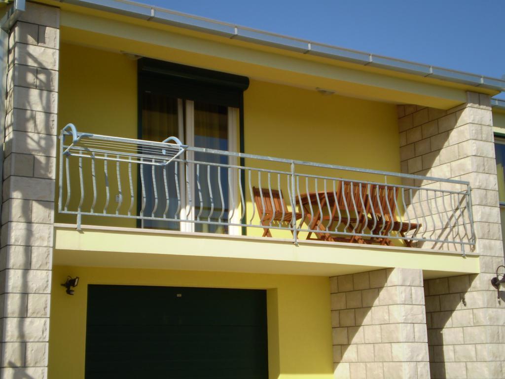 Apartments Duricic Loviste Bagian luar foto