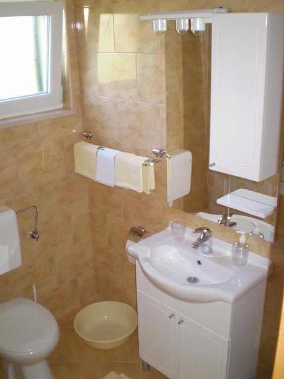 Apartments Duricic Loviste Bagian luar foto