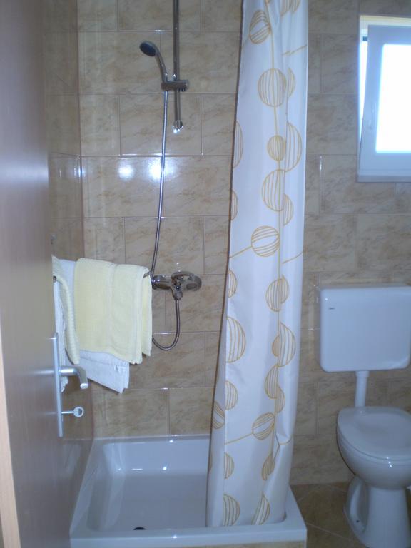 Apartments Duricic Loviste Bagian luar foto