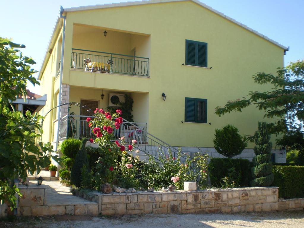Apartments Duricic Loviste Bagian luar foto