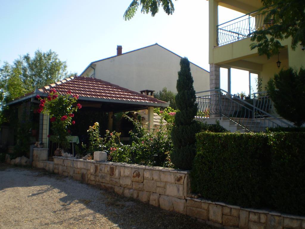 Apartments Duricic Loviste Bagian luar foto
